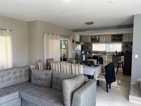 Casa en Venta en Pilar del Este - San Ramon, USD 245.000