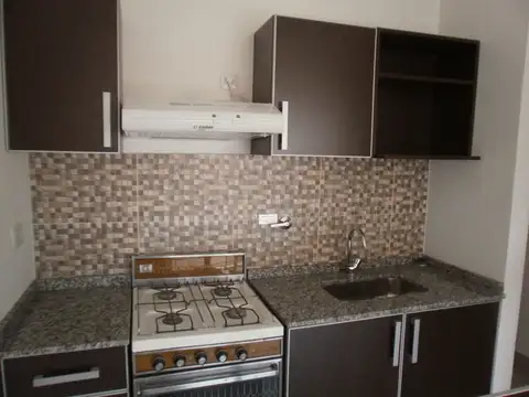 Departamento en Alquiler en Piñeyro, $ 450.000