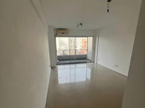 Departamento en Alquiler en Monserrat, $ 590.000