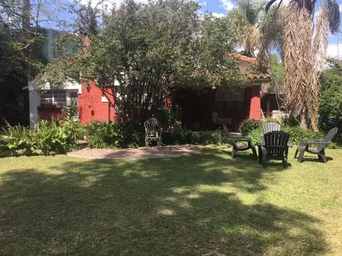 "HERMOSO CHALET ESTILO ANTIGUO"