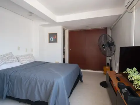 "Vivir en las Alturas: Exclusivo Dúplex con Suite y Home Office en el Corazón de "Las...