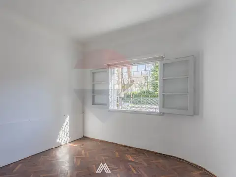 Venta casa ph de dos dormitorios en Atahualpa