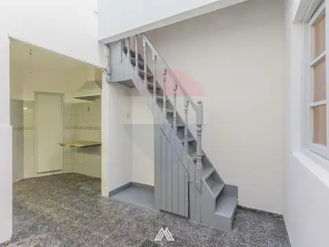 Depto Tipo Casa en Venta 82 años