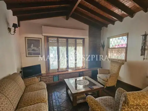 Casa en Venta en Castelar, USD 158.000