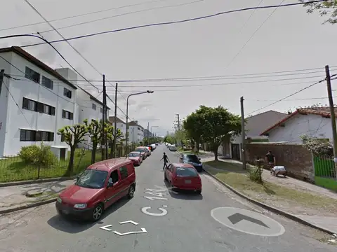 Cochera en venta - 17mts2 - Los Hornos