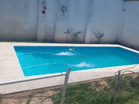 Casa 6 ambientes con 1 baño