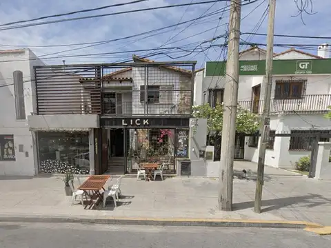 OPORTUNIDAD DE INVERSION! VENTA - Propiedad con dos locales oficinas