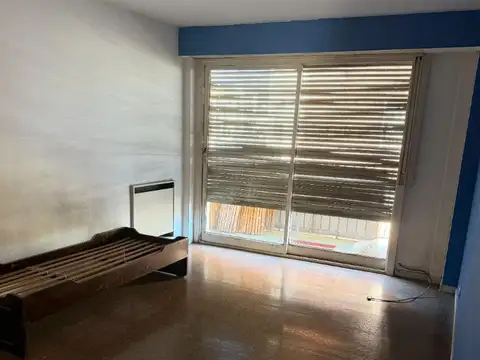 2 AMB AL FRENTE CON BALCON