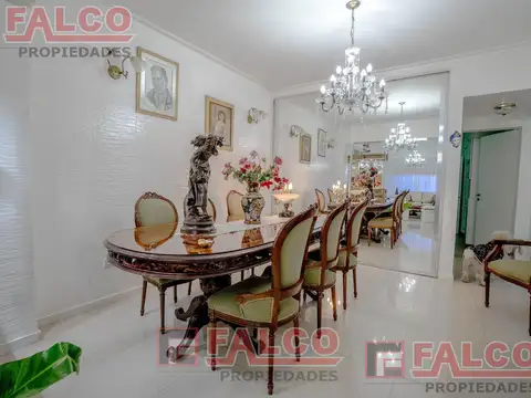 Depto Tipo Casa en Venta en Flores, USD 175.000