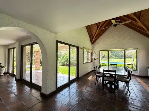 VENTA CASA 4 AMBIENTES LAS PRADERAS DE LUJAN