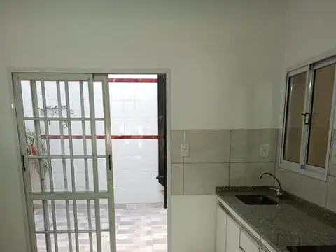Depto Tipo Casa en Alquiler en El Palomar, $ 800.000