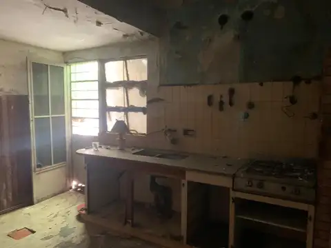 Csa a reciclar o lote en Berazategui centro oportunidad