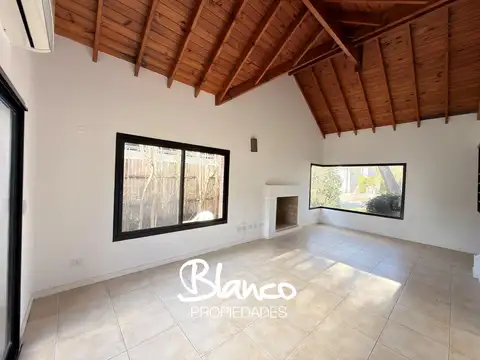 Casa 5 ambientes con 3 baños