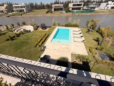 La 100