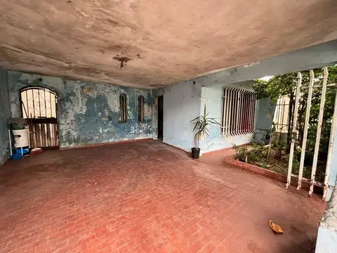 Casa 5 ambientes con 1 baño