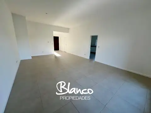 Casa en Alquiler con 1 cochera