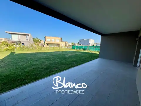 Casa en Alquiler de 3 dormitorios