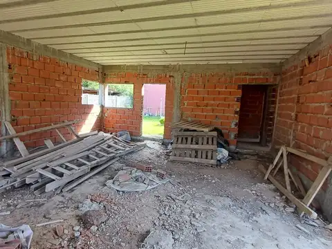 Casa 3 ambientes con 2 baños