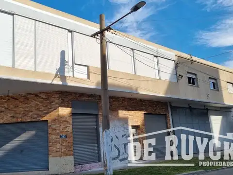 Avenida 12 de Octubre esq. Esmeralda al 4300