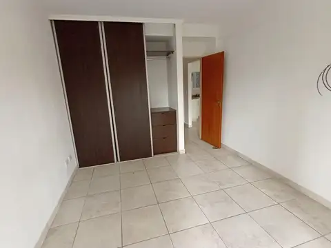 Departamento en Alquiler en Caseros, $ 650.000