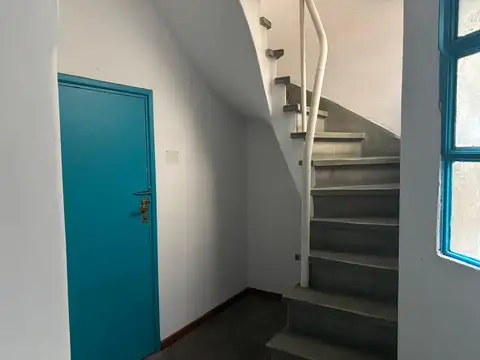 Depto Tipo Casa 4 ambientes con 2 baños