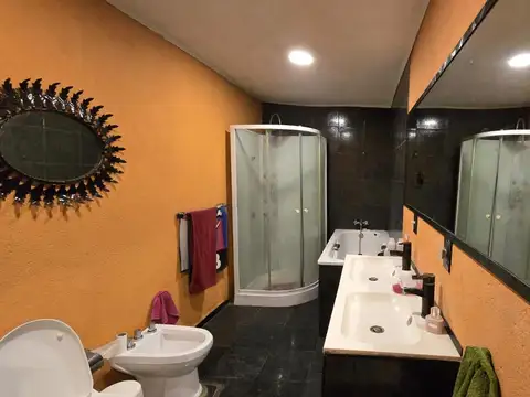 Casa PH venta 4 habitaciones dependencia Ituzaingo norte