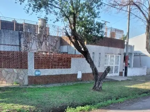 APTA CREDITO Casa en barrio Fisherton Este, 2 dormitorios