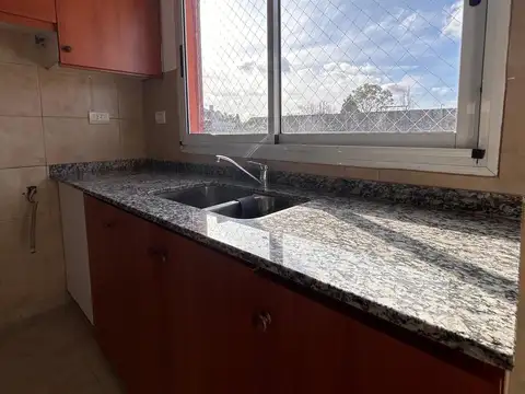 Depto Tipo Casa en Venta en Banfield, USD 99.000