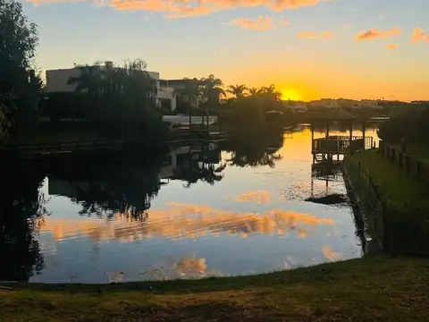 Lote al agua en Venta en Los Lagos, Nordelta 100