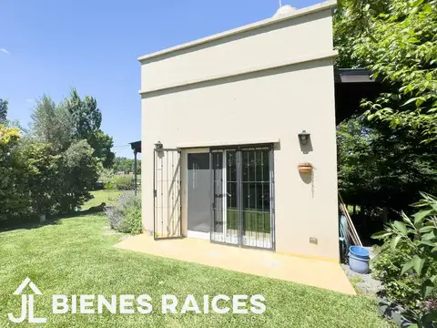 Casa en venta en Diego Gaynor frente a la plaza