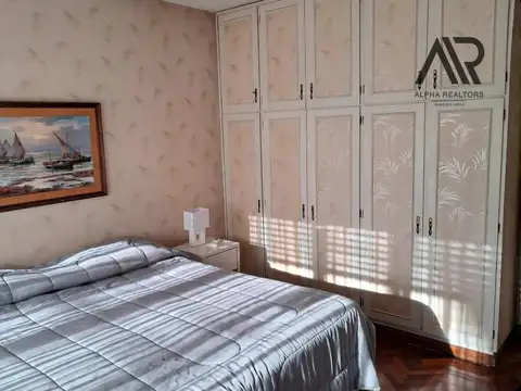 Casa en Alquiler con 1 cochera
