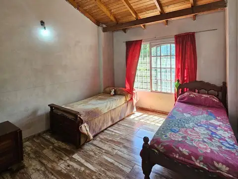 Casa 6 ambientes con 2 baños
