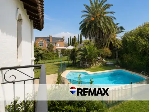 Venta - Casa en DOBLE LOTE con pileta. Aranjuez