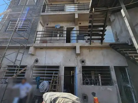 DEPARTAMENTOS 2 AMBIENTES PLANTA BAJA CON COCHERA