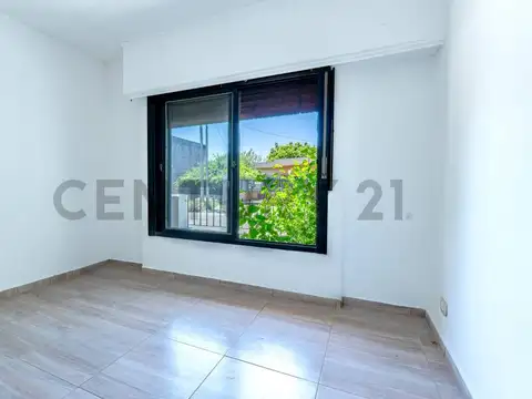 VENTA CASA 4 AMBIENTES CASTELAR NORTE APTO CREDITO