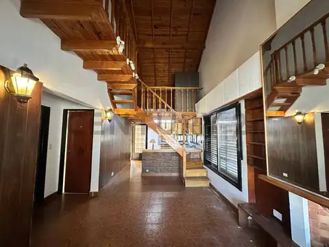 VENTA CASA 4 AMBIENTES CASTELAR NORTE APTO CREDITO