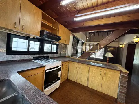 VENTA CASA 4 AMBIENTES CASTELAR NORTE APTO CREDITO