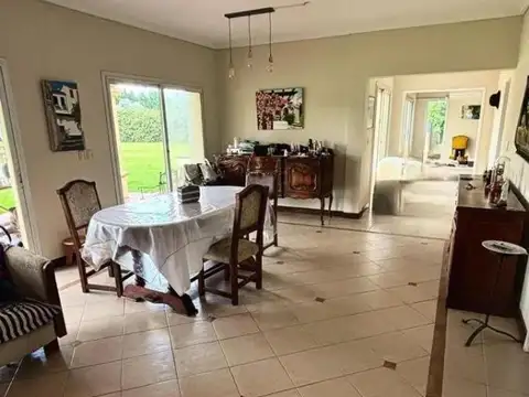 Casa 6 ambientes con 3 baños