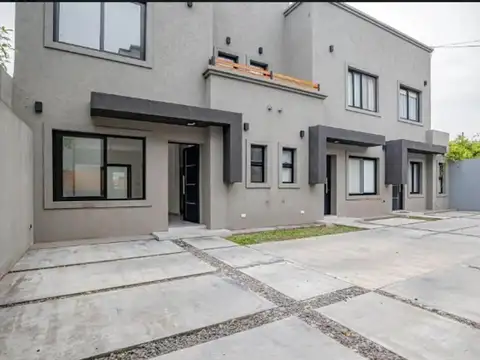 Venta de PH en Villa Udaondo.