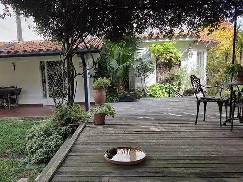 Casa 5 ambientes con 4 baños