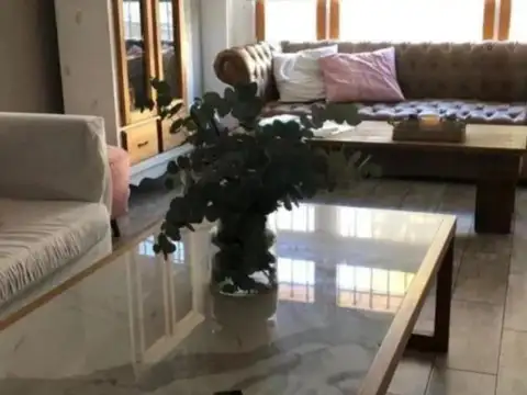 Depto Tipo Casa en Venta con 1 cocheras