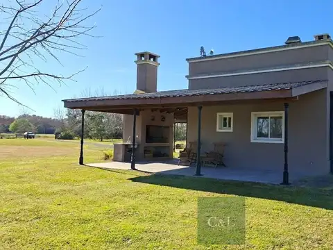 Casa 5 ambientes con 3 baños