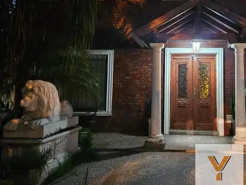 Casa en venta - 4 Dormitorios 2 Baños - Baradero