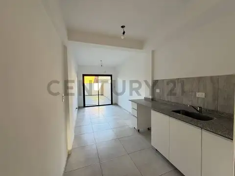 VENTA DEPARTAMENTO MONOAMBIENTE CON PATIO EN AVELLANEDA