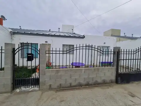 CASA TRES DORMITORIOS STANDART NORTE KM8