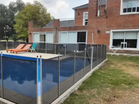 Chalet sobre golf. Oferta de contado