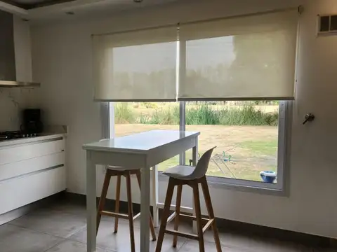 Chalet sobre golf. Escucho  oferta de contado