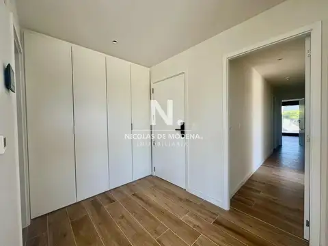 Venta Exclusivo Apartamento de 3 Dormitorios en Carrasco,Montevideo.