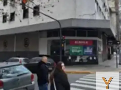 Avenida Corrientes e/ Lavalleja y Teniente General Eustaquio Frías
