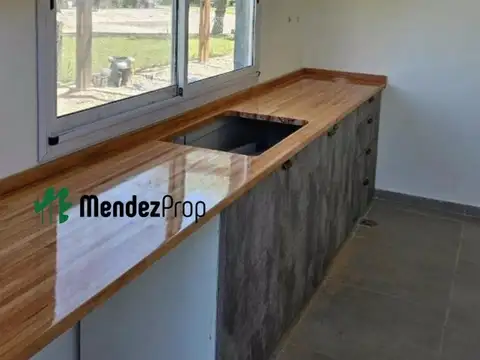 Casa en Alquiler con 3 cocheras